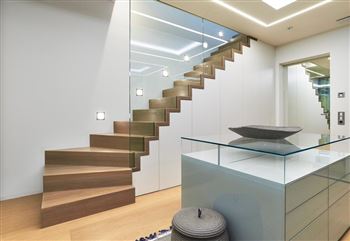 Falttreppe mit Unterbauschrank