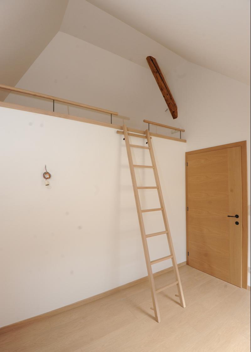 Scaletta per l'accesso ad un soppalco letto
